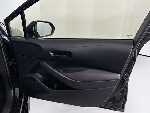 Used 2024 Toyota Corolla LE image 31