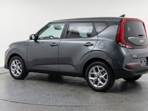 Used 2025 Kia Soul LX w/ LX Technology Package FWD image 6