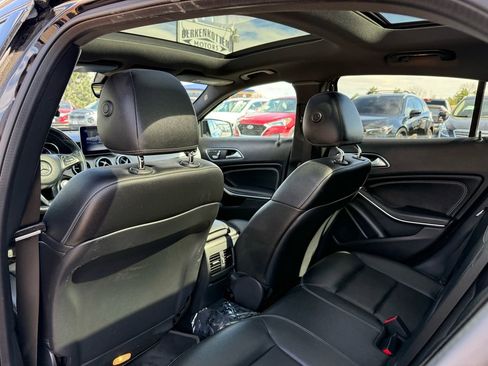 Used 2019 Mercedes-Benz GLA 250 4MATIC image 14