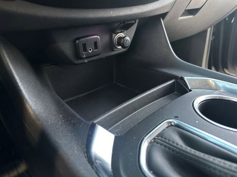 Used 2018 Chevrolet Traverse LT image 19