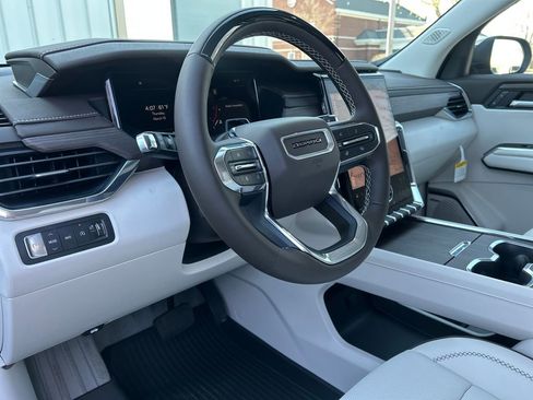 New 2026 GMC Acadia Denali w/ Super Cruise Package image 10