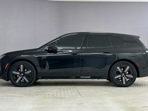 Certified 2024 BMW iX xDrive50 w/ Premium Package image 2