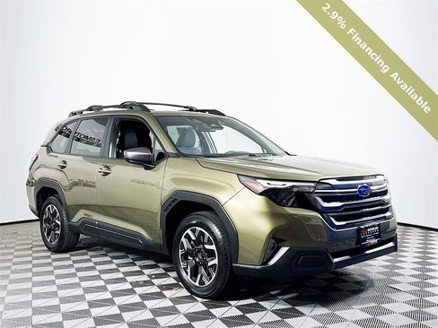 Used 2025 Subaru Forester Premium image 1
