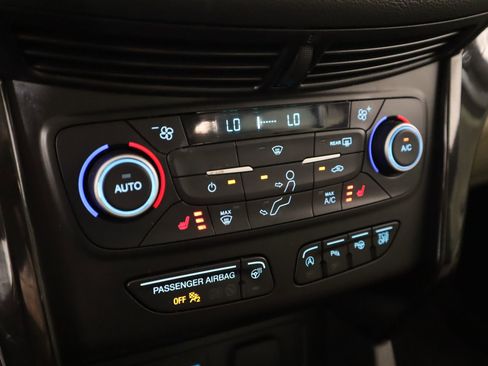 Used 2019 Ford Escape Titanium image 8