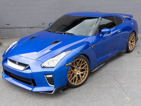 Used 2020 Nissan GT-R Premium AWD/4WD image 5