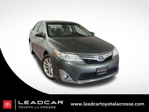 Used 2013 Toyota Camry XLE w/ Convenience Pkg FWD image 1