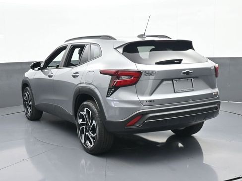 Used 2025 Chevrolet Trax RS w/ Driver Confidence Package image 4