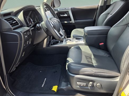 Used 2022 Toyota 4Runner Limited RWD image 9