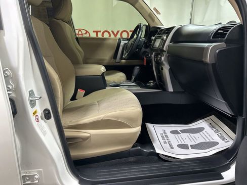 Used 2016 Toyota 4Runner SR5 image 13