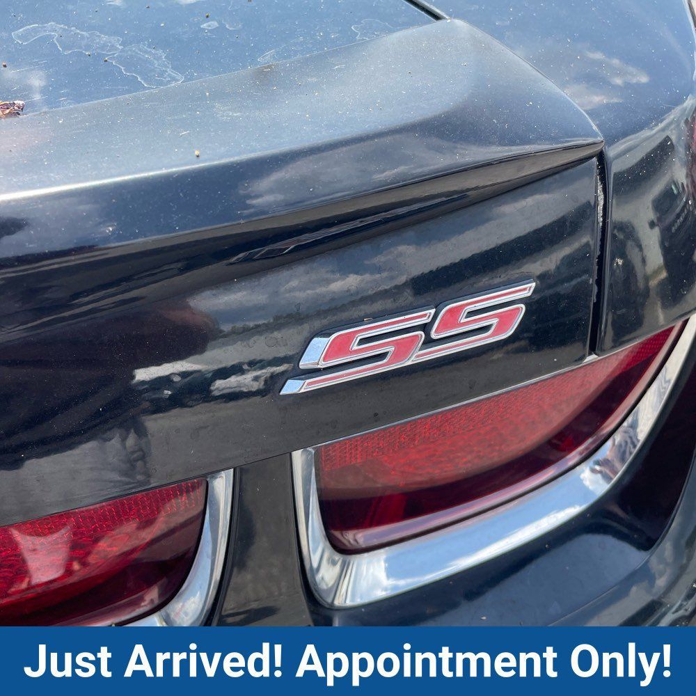 Used 2010 Chevrolet Camaro SS w/ RS Package RWD image 7