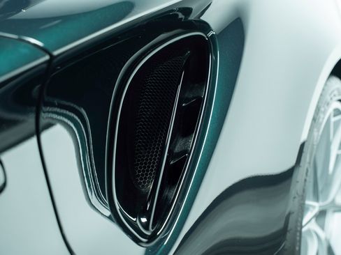 Used 2025 Lotus Emira image 10