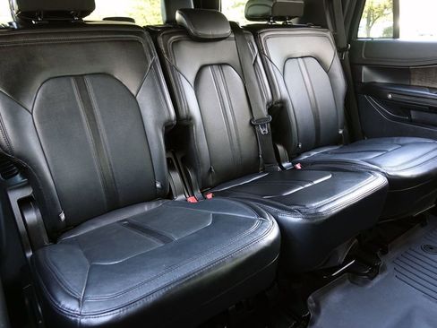 Used 2020 Ford Expedition Limited image 10