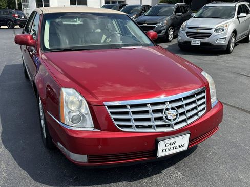 Used 2008 Cadillac DTS FWD image 4