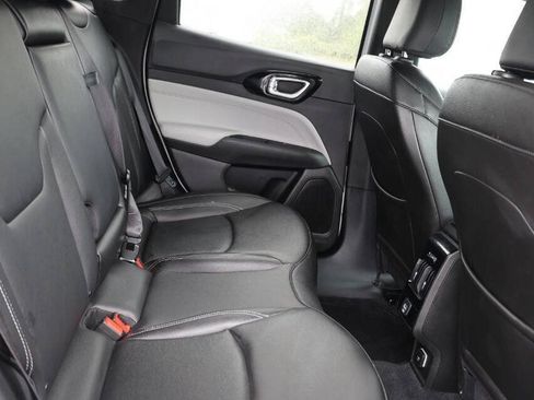 Used 2025 Jeep Compass Limited AWD/4WD image 16
