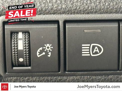 Used 2025 Toyota Corolla LE image 20