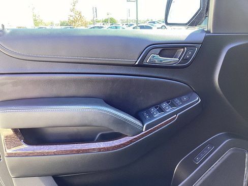 Used 2019 GMC Yukon SLT w/ Graphite Performance Edition image 15