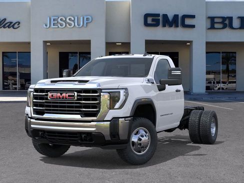 New 2026 GMC Sierra 3500 Pro image 6