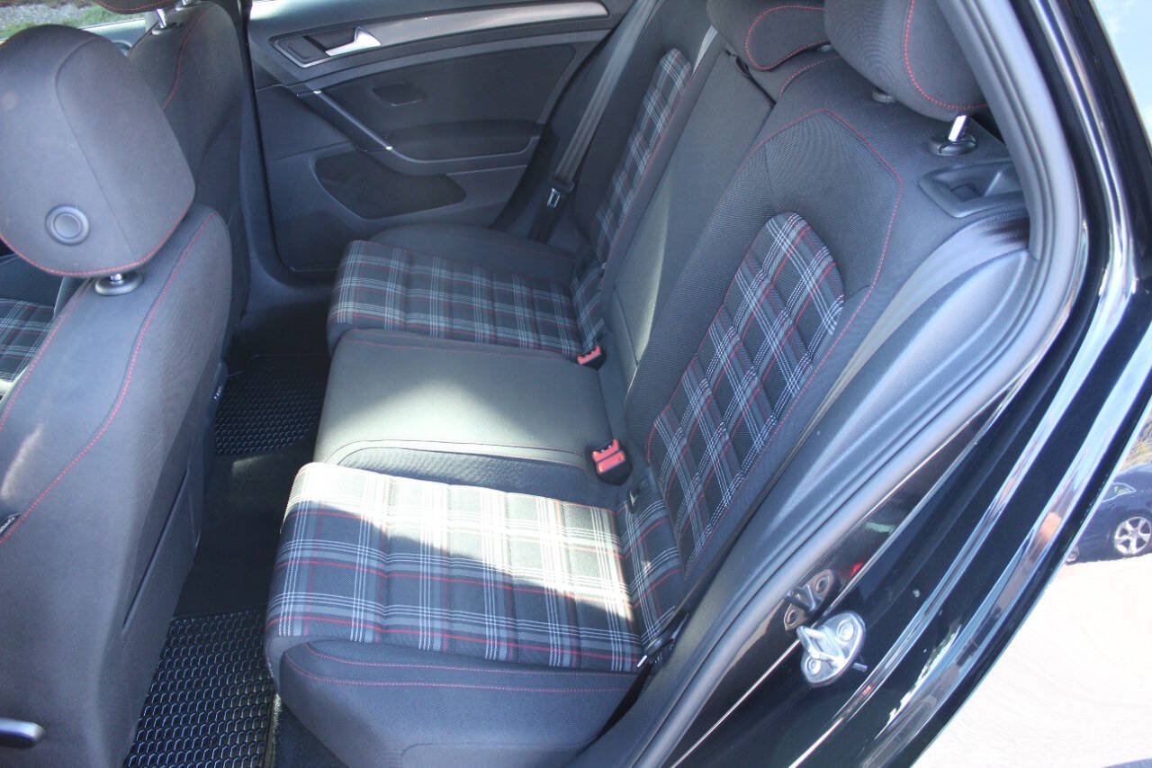 Used 2018 Volkswagen GTI SE FWD image 18
