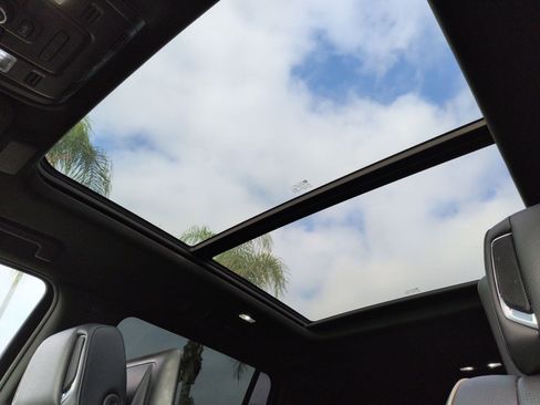 Used 2021 Cadillac Escalade ESV Sport w/ Heavy-Duty Trailer Package image 28