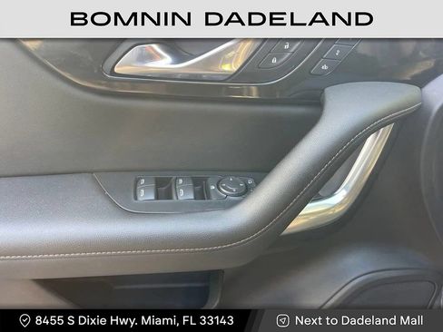 Used 2021 Chevrolet Blazer Premier w/ Driver Confidence II Package FWD image 5