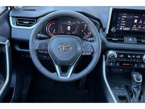 Used 2023 Toyota RAV4 XLE Premium image 16