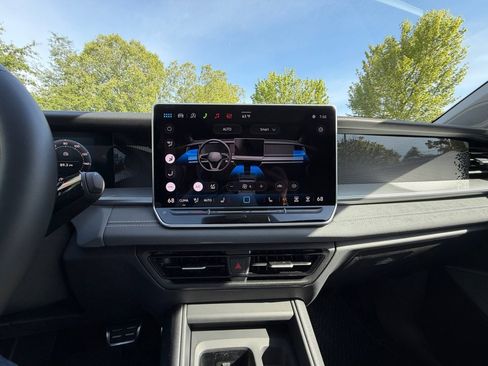 New 2026 Volkswagen Tiguan SE AWD/4WD image 18