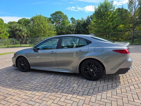 Used 2026 Toyota Camry SE w/ Convenience Package FWD image 9