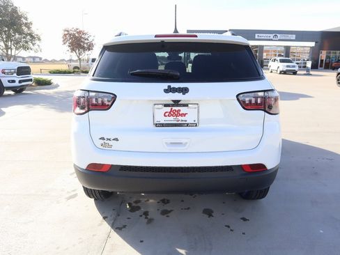 New 2026 Jeep Compass Latitude image 21
