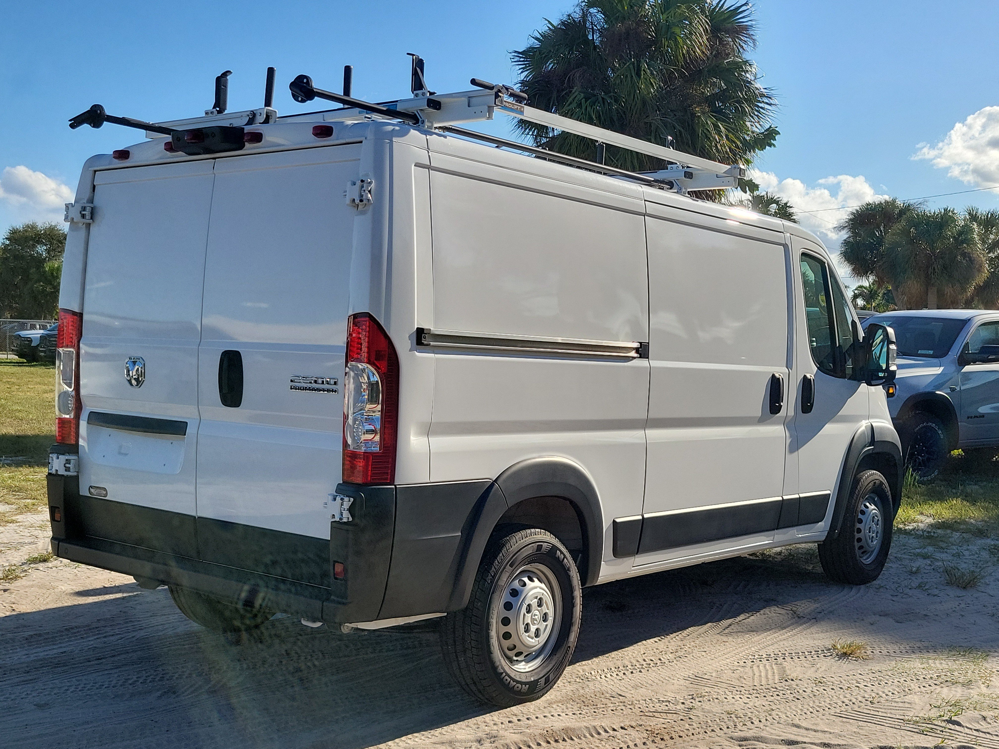Used 2025 RAM ProMaster 2500 w/ Safety Group FWD image 4