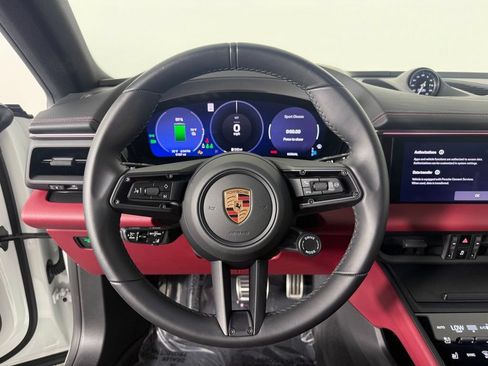 Used 2025 Porsche Macan 4S Electric AWD/4WD image 21