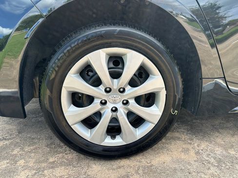 Used 2025 Toyota Corolla LE FWD image 52