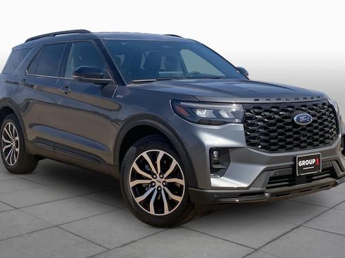 New 2026 Ford Explorer ST-Line RWD image 2