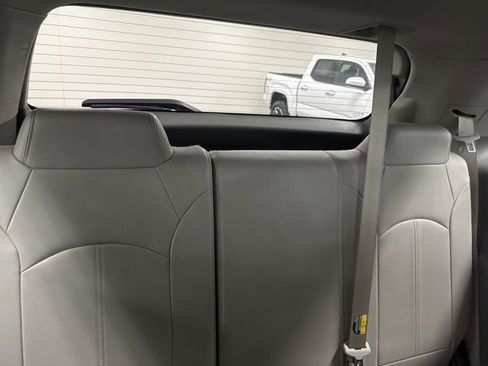 Used 2017 GMC Acadia Limited SLT image 14