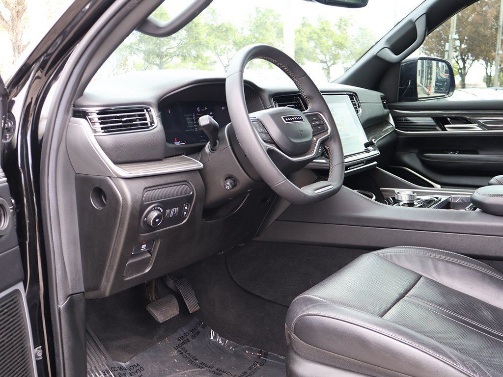 Used 2022 Jeep Wagoneer Series II w/ Premium Group I AWD/4WD image 30