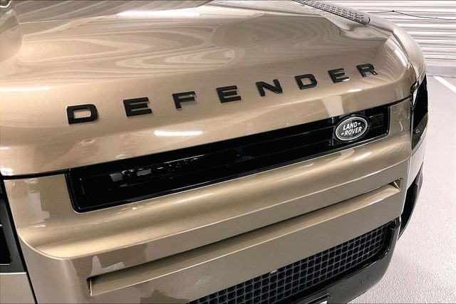 Certified 2026 Land Rover Defender 110 S AWD/4WD image 31