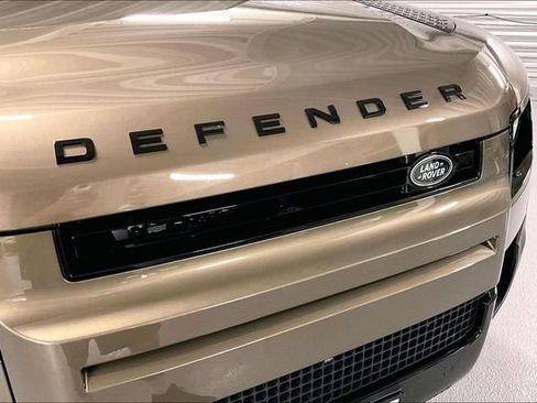 Certified 2026 Land Rover Defender 110 S AWD/4WD image 31