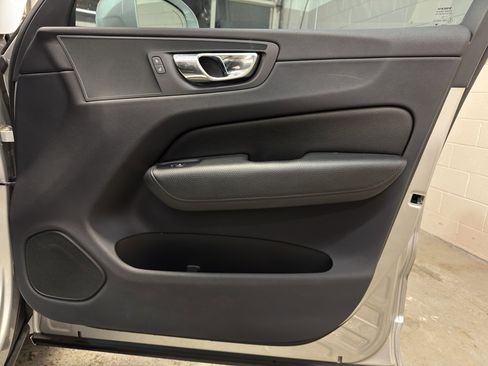 Used 2018 Volvo XC60 T5 Inscription w/ Convenience Package image 21