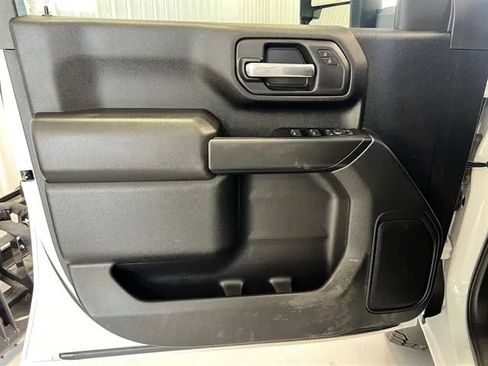 Used 2024 Chevrolet Silverado 2500 Custom w/ Custom Value Package image 10