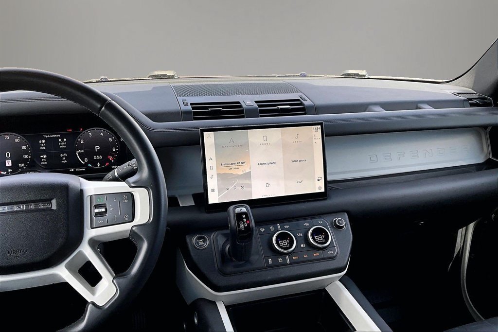 Used 2025 Land Rover Defender 110 S AWD/4WD image 9