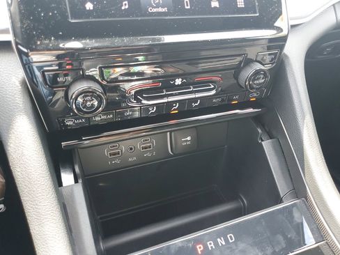 New 2025 Jeep Grand Cherokee L Laredo image 31