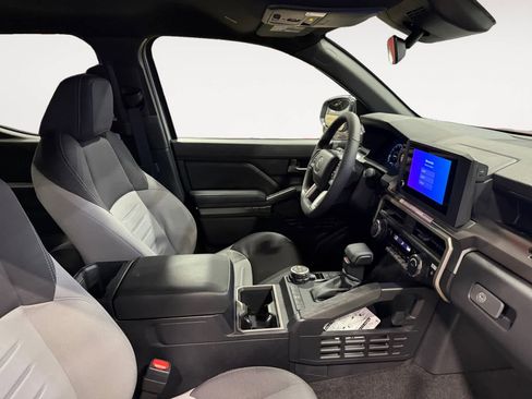 New 2025 Toyota Tacoma TRD Off-Road AWD/4WD image 15