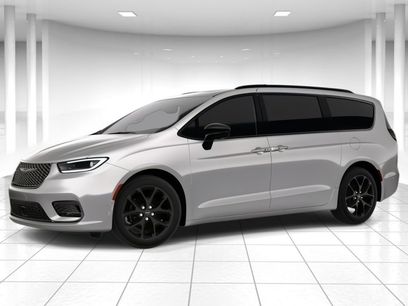 New 2026 Chrysler Pacifica Limited w/ S Appearance Package