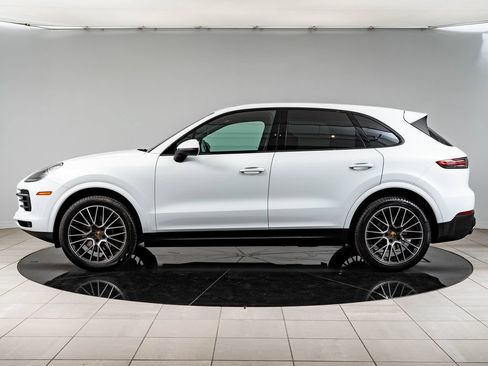 Certified 2020 Porsche Cayenne AWD/4WD image 2