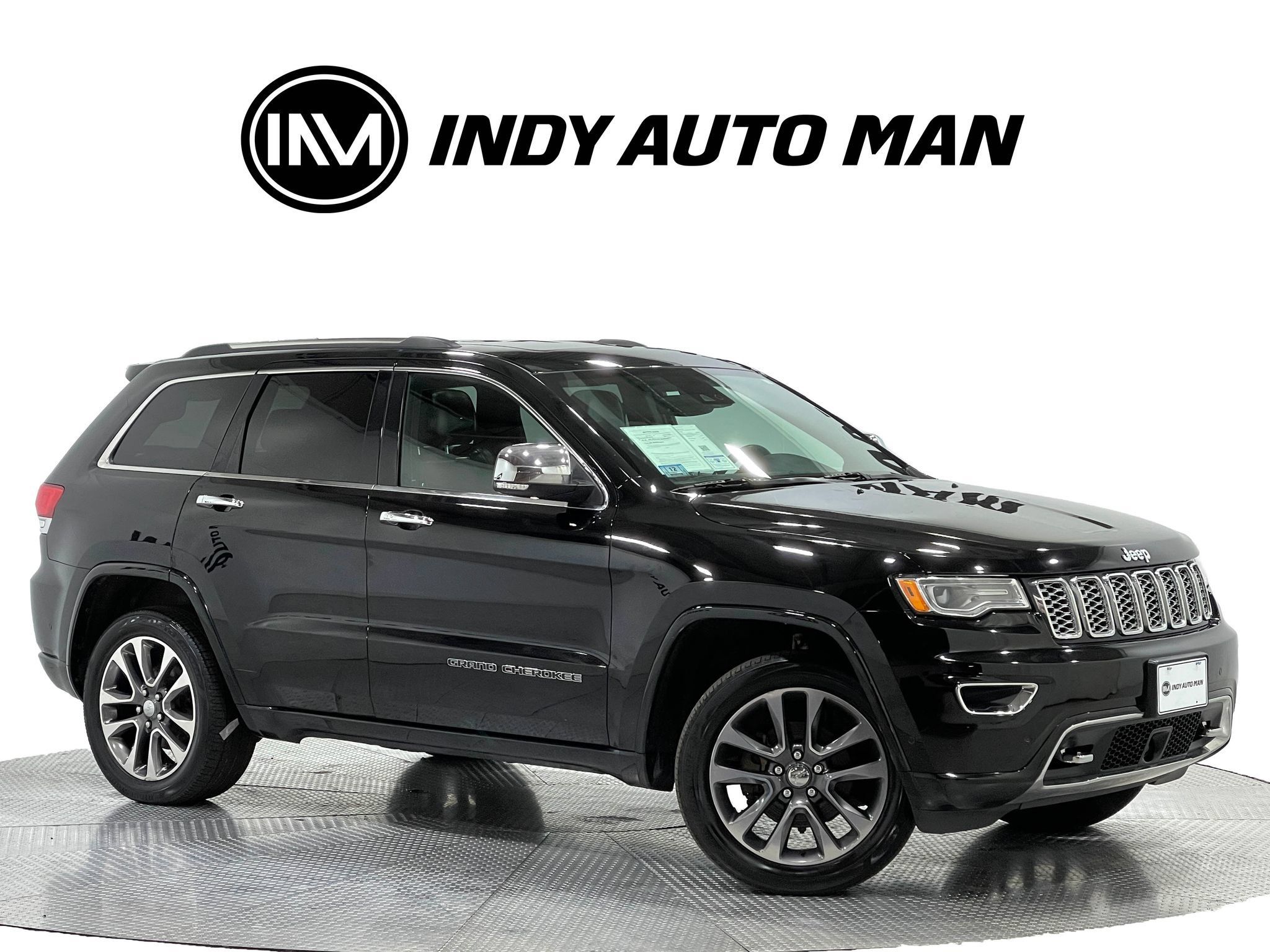 Used 2017 Jeep Grand Cherokee Overland w/ Jeep Active Safety Group AWD/4WD image 2