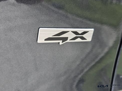 Certified 2025 Kia Seltos SX AWD/4WD image 17