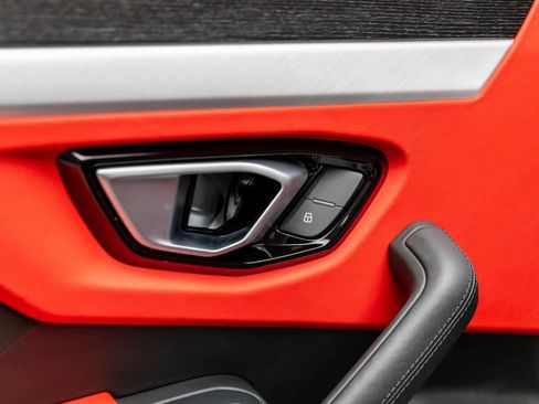 Used 2022 Lamborghini Urus image 39