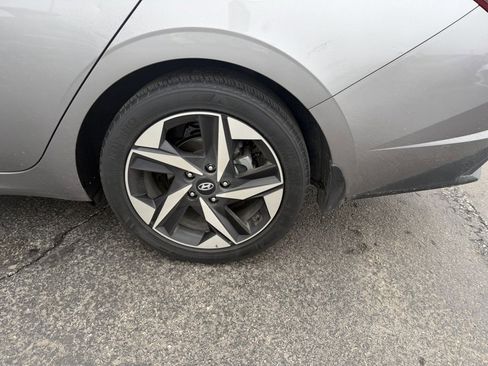 Used 2023 Hyundai Elantra SEL w/ Convenience Package image 5