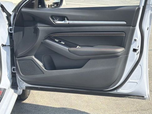 Used 2023 Nissan Altima 2.0 SR image 34