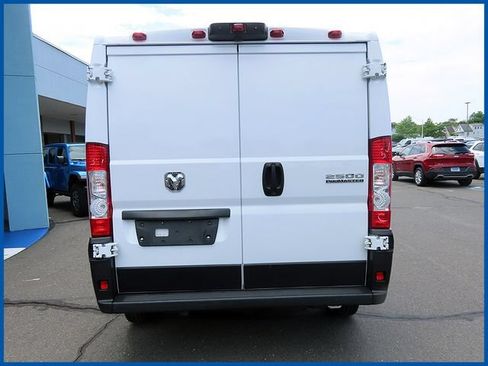 Used 2025 RAM ProMaster 2500 w/ Convenience Group FWD image 6