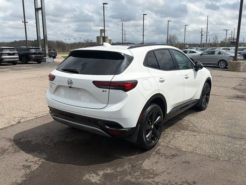 Used 2022 Buick Envision Essence w/ Sport Touring Package FWD image 4